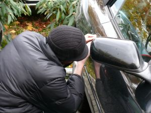 Vehicle break-in on campus