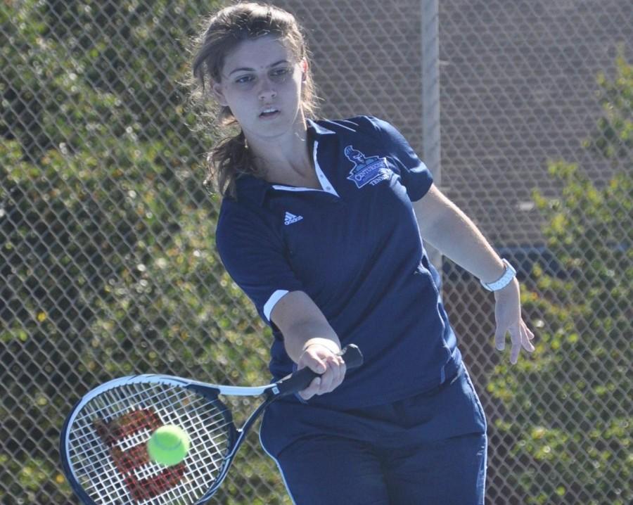Womens tennis finishes strong