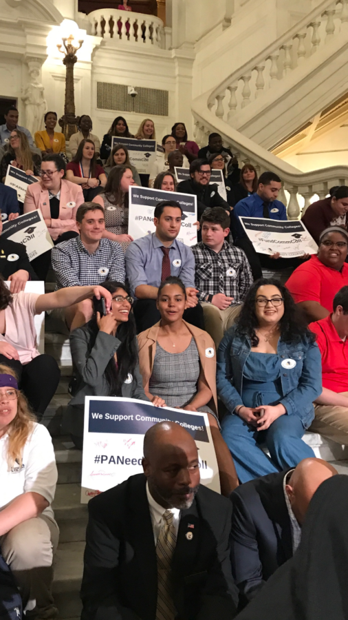 President Shanblatt and students at Annual Lobby Day, courtesy of John Sheridan