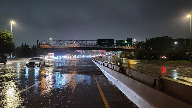 Long Island Expressway Courtesy of Wikimedia Comomons