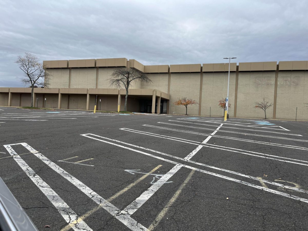 Vacant Sears at Neshaminy Mall