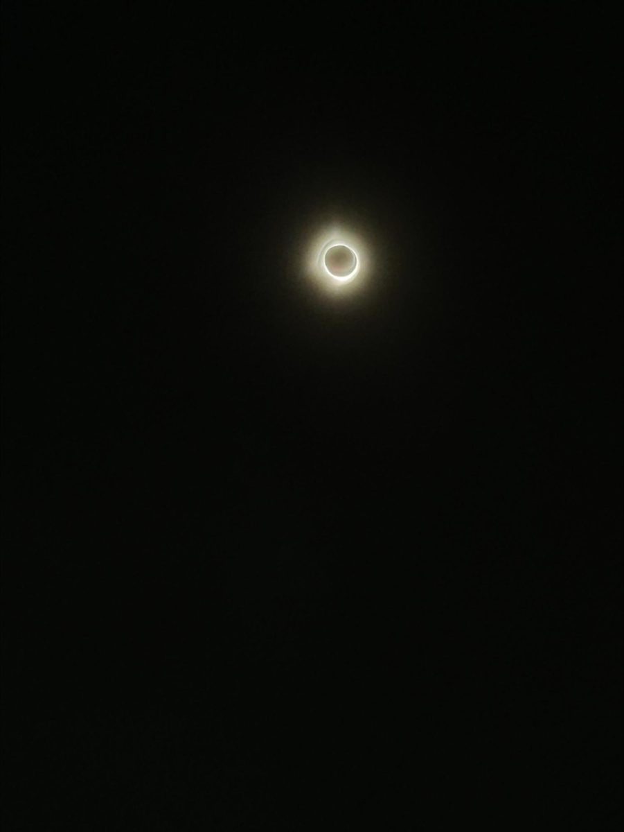 Eclipse+during+totality.