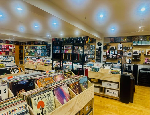 Vinyl Records Spinning Back into Mainstream